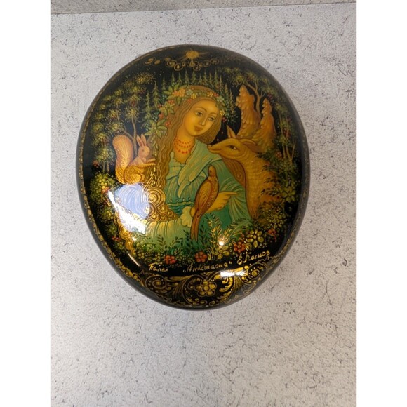 Signed Palekh Russian Lacquer Box – “Anastasia” Forest Maiden Scene Hand-Painted - Picture 2 of 8